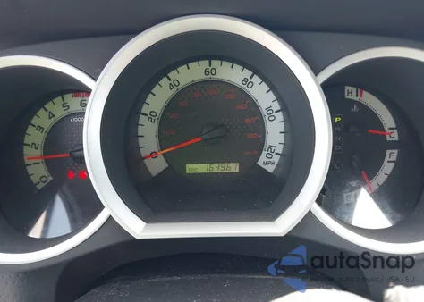 2015 Toyota Tacoma Base V6 z USA, uszkodzony, nr VIN 3TMLU4EN1FM177255